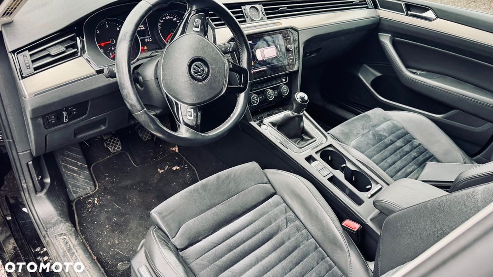 Volkswagen Passat 2.0 TDI (BlueMotion Technology) Highline - 14