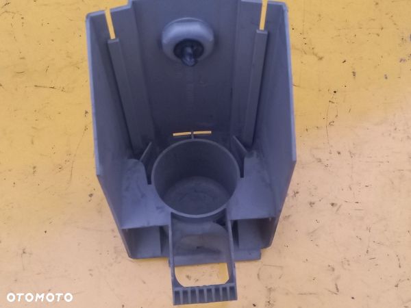 Uchwyt na napoje schowek kolumny kierowniczej John Deere 6620 - 4