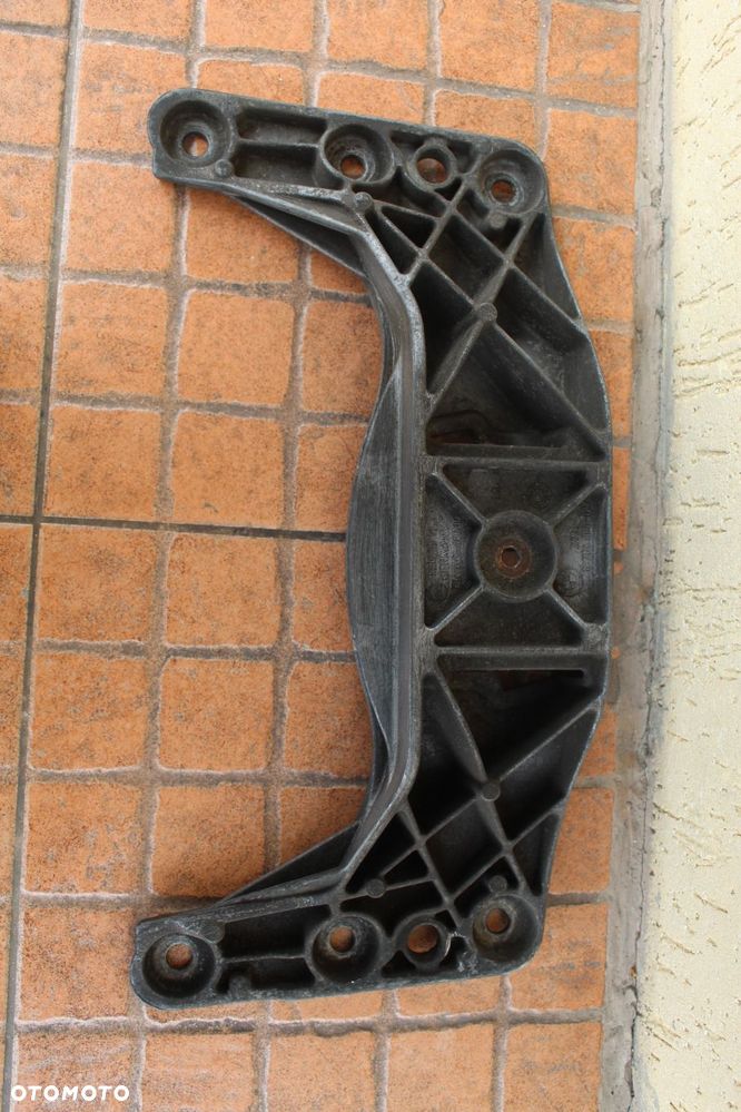 ŁAPA WSPORNIK SKRZYNI BIEGÓW BMW E61 E60 3.0D 6761106 - 1