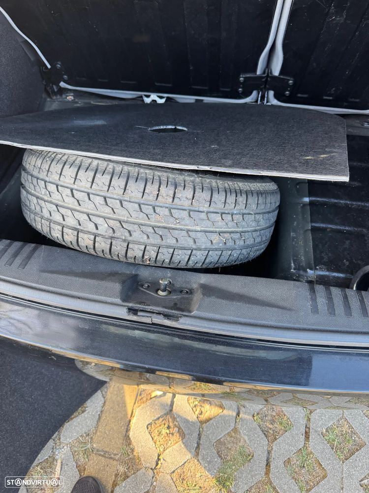 Ford Fiesta 1.25 Ghia - 22