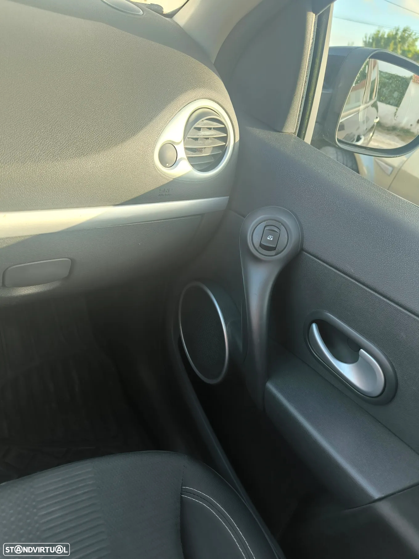 Renault Clio 1.2 16V Confort - 6