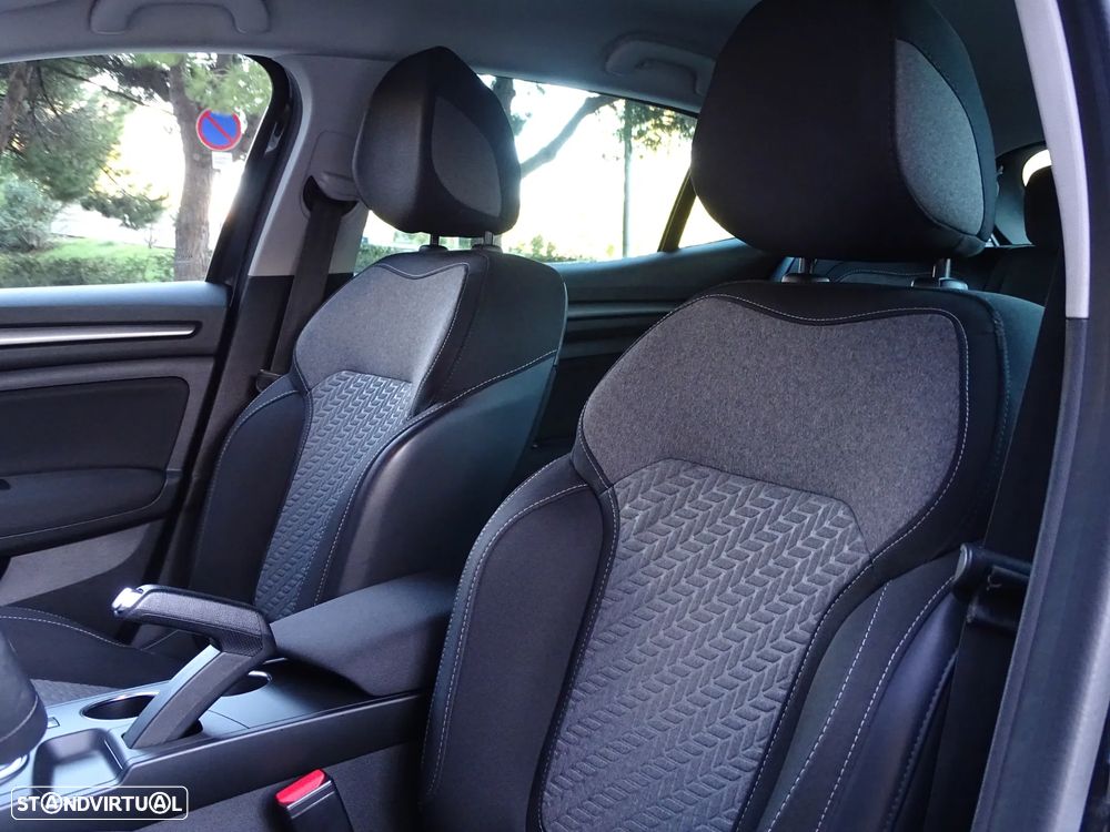 Renault Mégane 1.5 Blue dCi Limited - 6