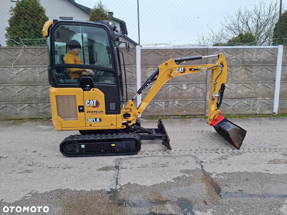 Caterpillar 301.8 05A Powertilt klimatyzacja radio - 3