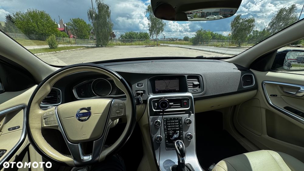 Volvo V60 Cross Country T5 AWD Summum - 17
