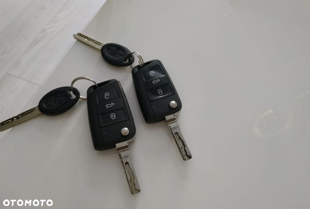 Volkswagen Golf 1.6 TDI BlueMotion Trendline - 17