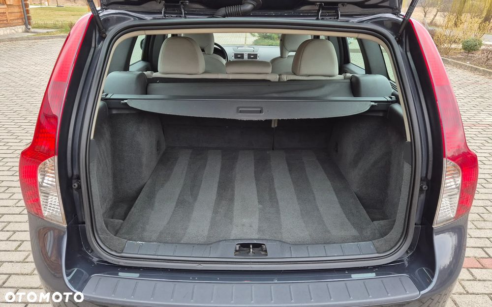 Volvo V50 1.6D Momentum - 11