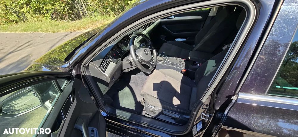 Volkswagen Passat - 16