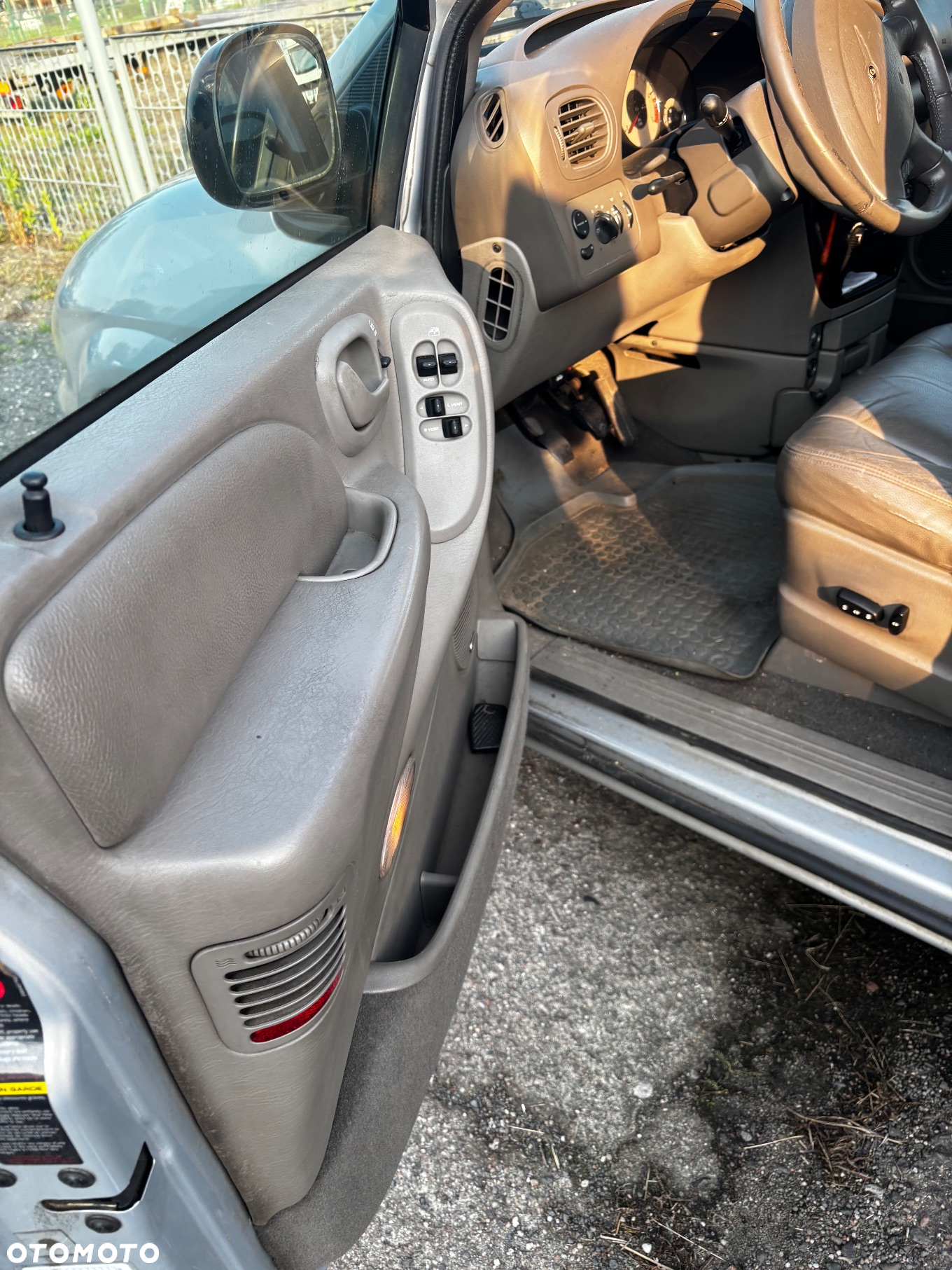Chrysler Voyager 2.5L CRD SE - 5