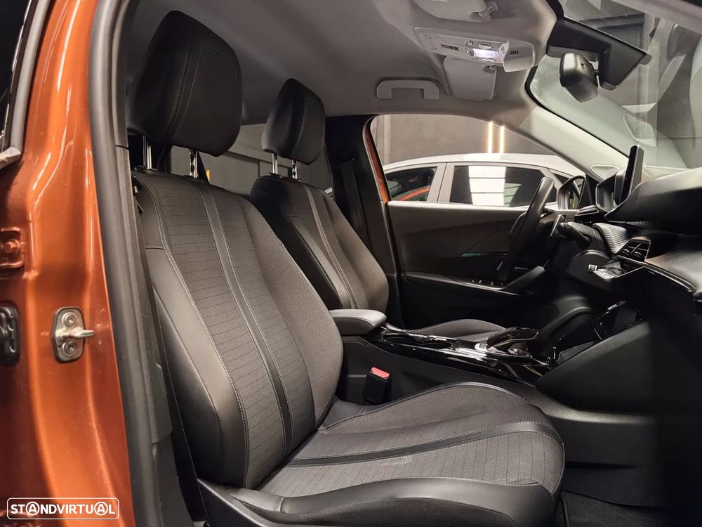 Peugeot 2008 1.2 PureTech Allure Pack EAT8 - 24