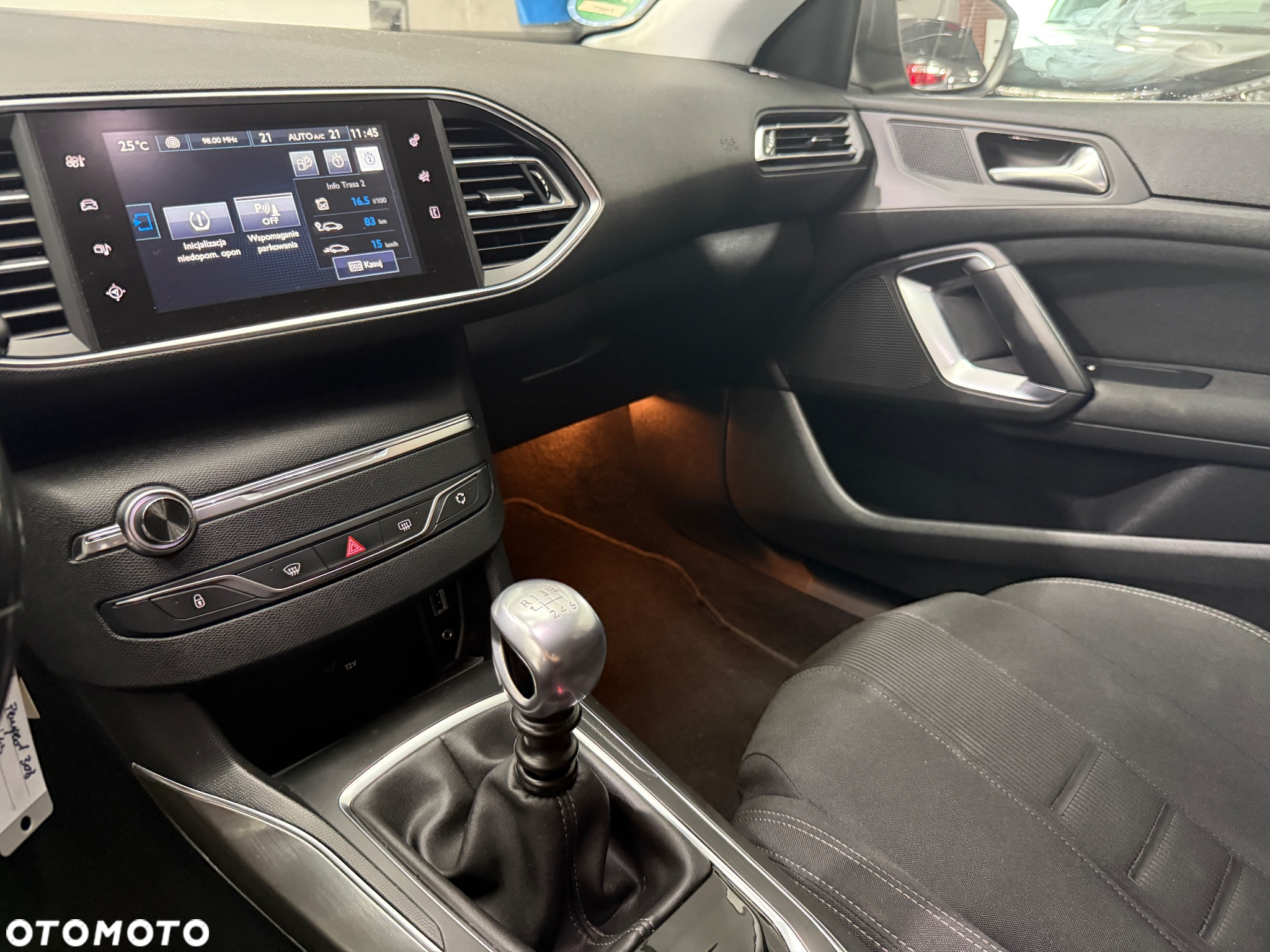 Peugeot 308 1.6 THP Allure - 24
