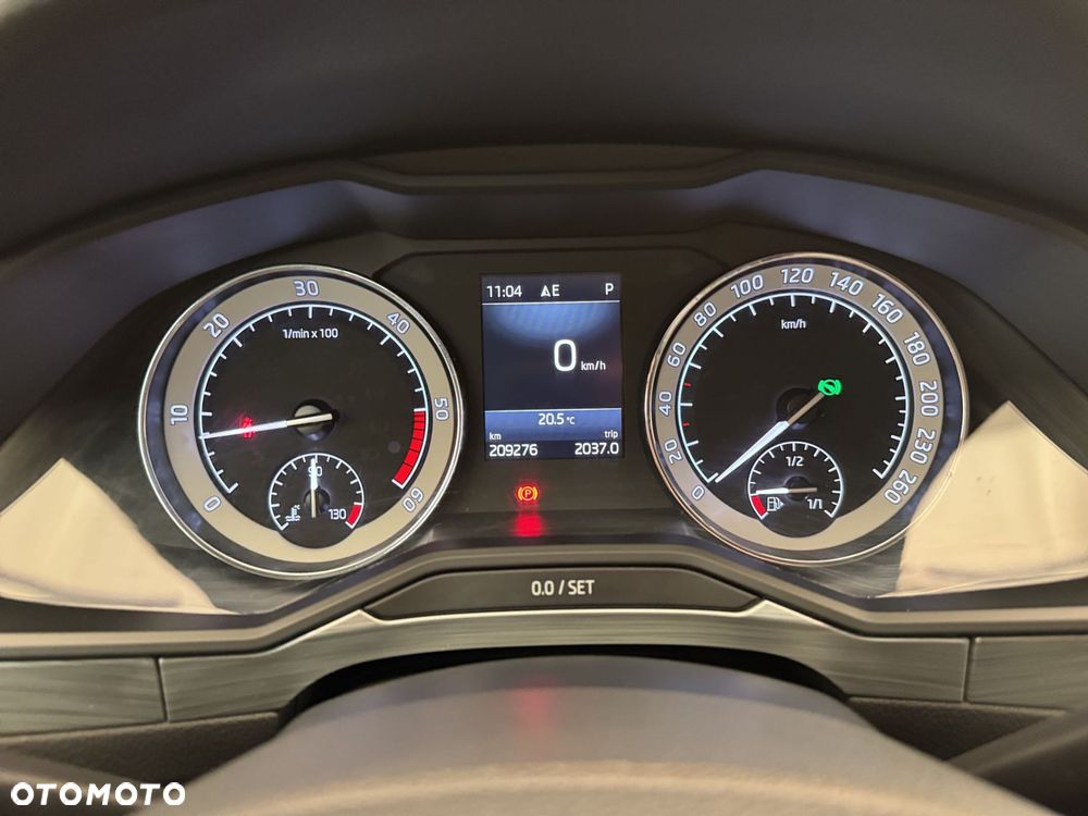 Skoda Superb 2.0 TDI SCR Ambition DSG - 23