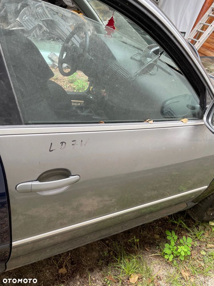 VW PASSAT B5 FL KOMBI DRZWI TYŁ LEWE CZARNE LC9Z I INNE - 2