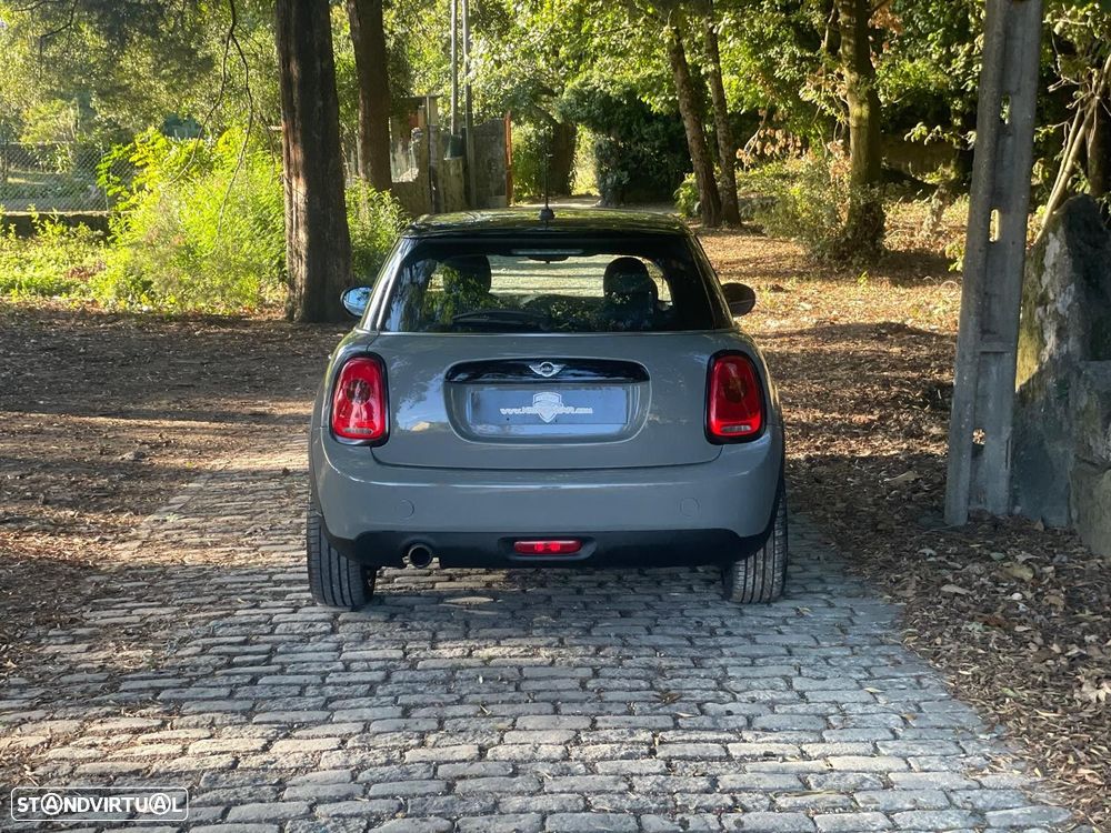 MINI 5 Portas Cooper D Aut. - 33