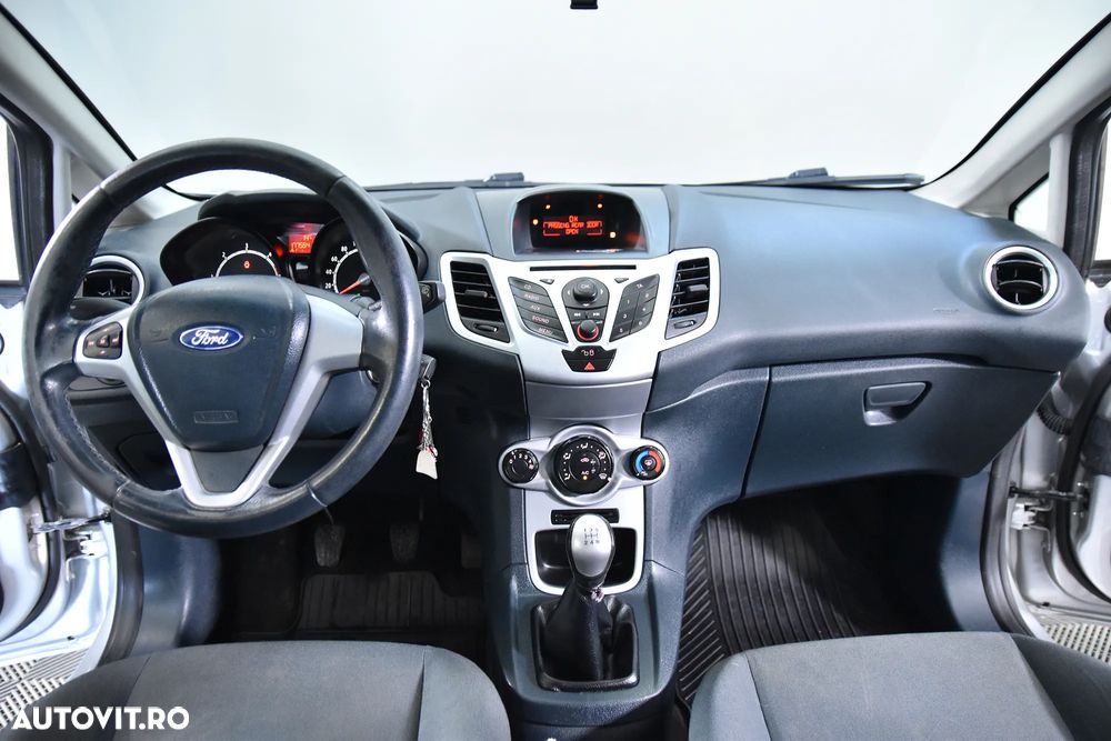 Ford Fiesta - 10