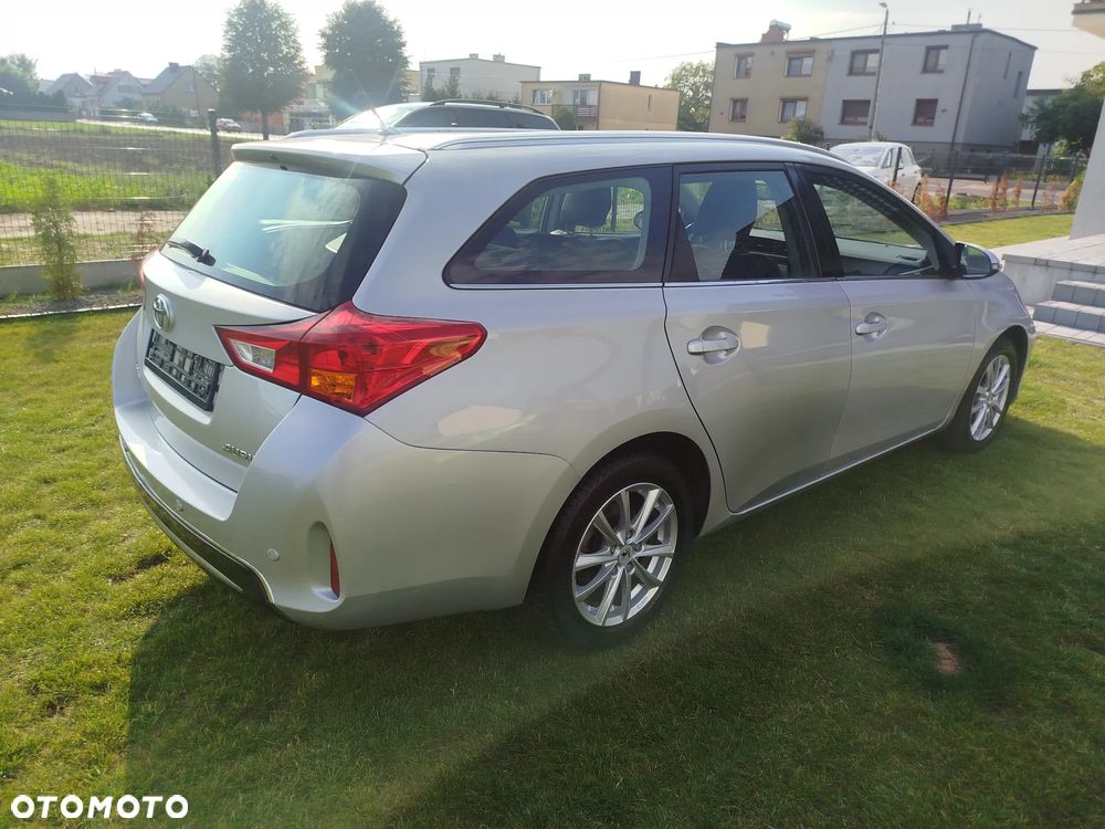 Toyota Auris - 14