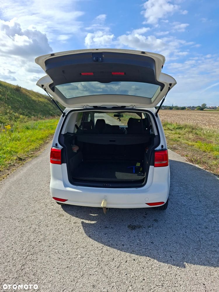 Volkswagen Touran 2012 photo 5