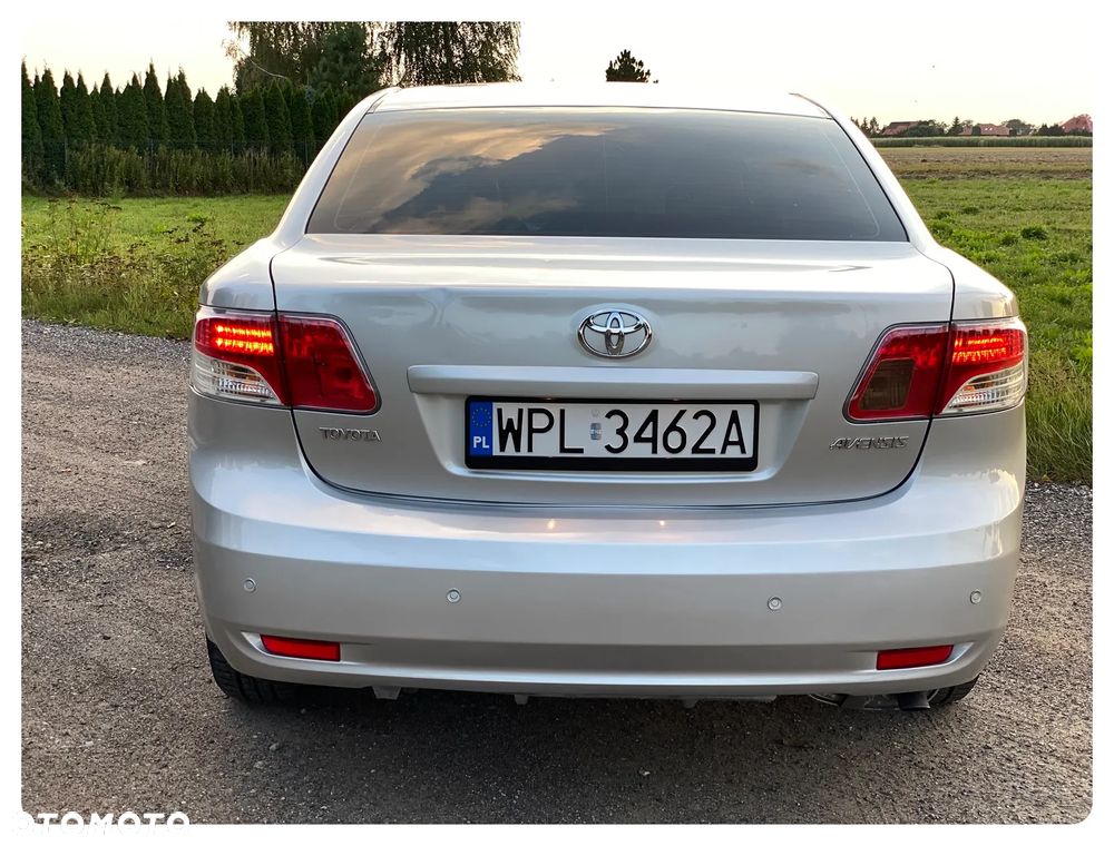 Toyota Avensis 1.6 Luna - 9