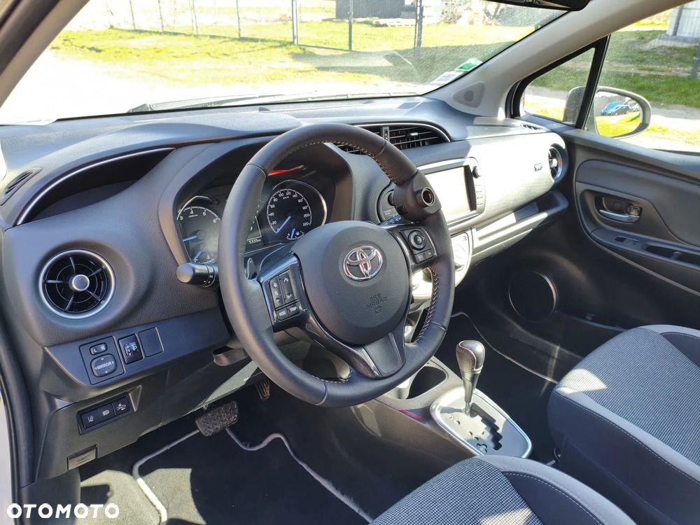 Toyota Yaris 1.5 20th Anniversary CVT - 13
