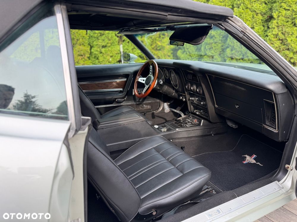 Ford Mustang - 13