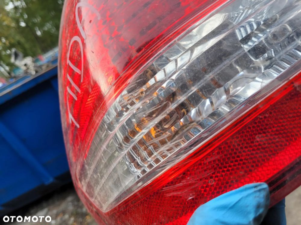 Lampa tylna Nissan Tiida - 2