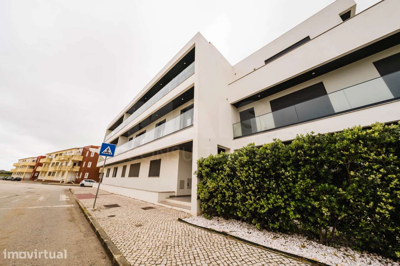 Apartamento T2 |Semi-novo | Varanda | Garagem Box |Atouguia da Bale... - Grande imagem: 3/22