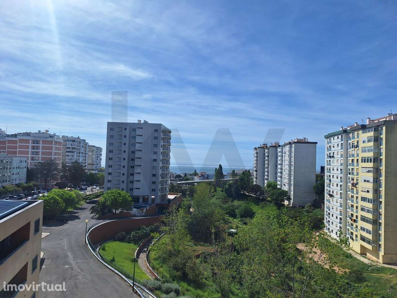 Apartamento T3 com varanda e garagem no L Towers, em Paço de Arcos - Grande imagem: 3/17