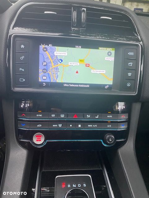 Jaguar F-Pace 2.0 i4D AWD Prestige - 16