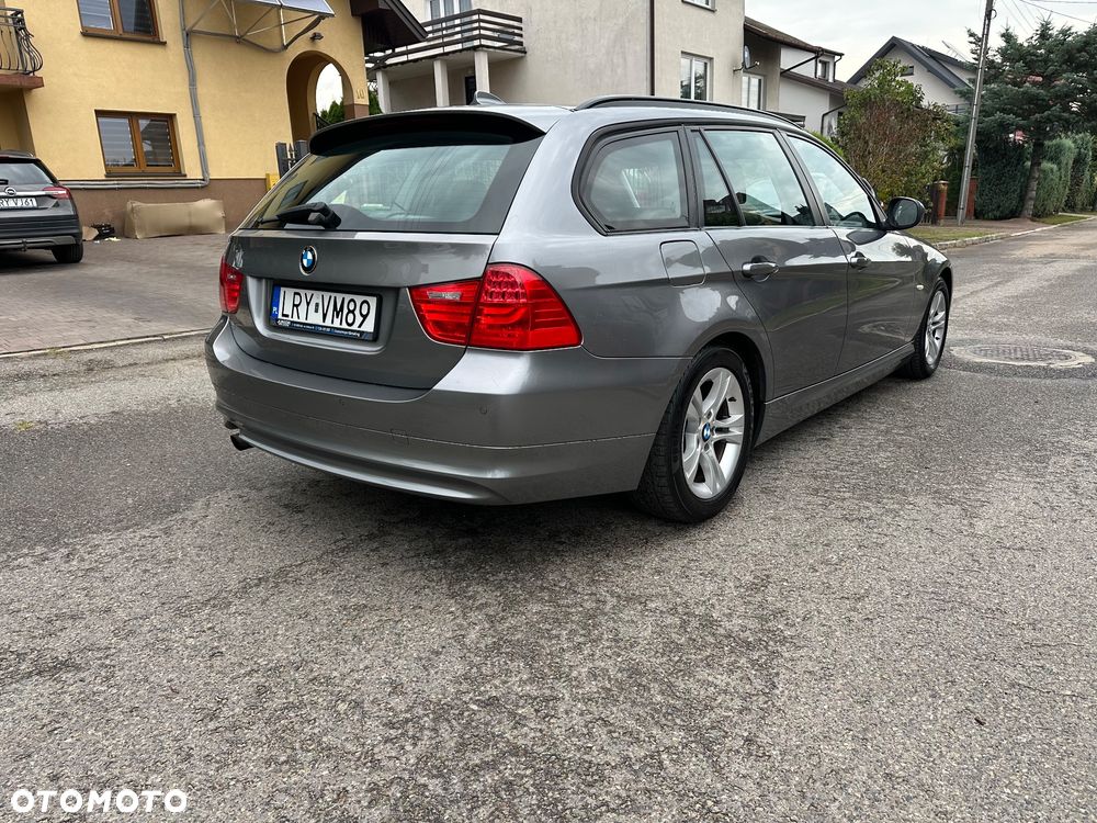 BMW Seria 3 318i - 16