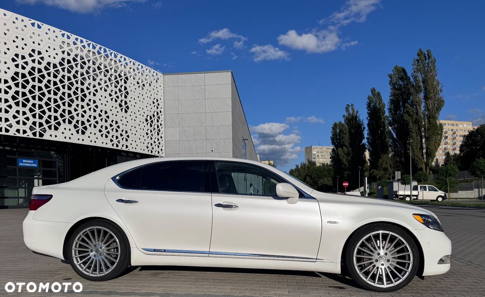 Lexus LS 600h L Superior - 6