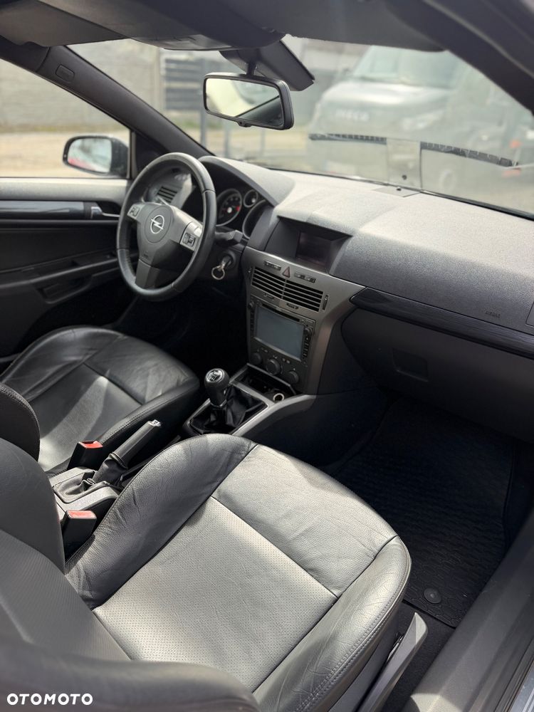 Opel Astra 2.0 T Cosmo - 12