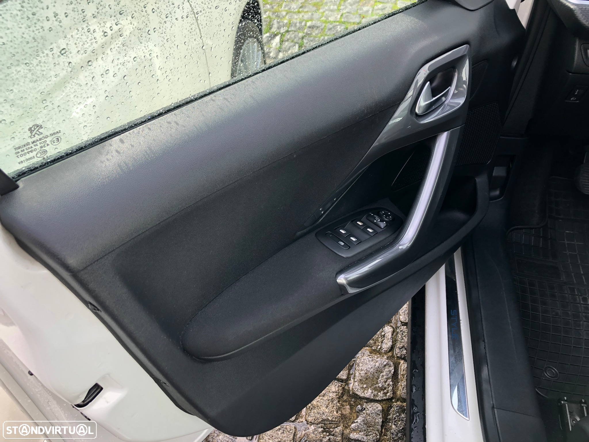 Peugeot 2008 1.5 BlueHDi Style - 3