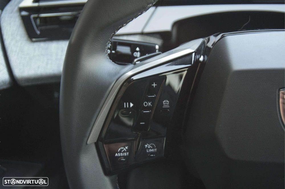 Peugeot 5008 1.2 Hybrid Allure Pack e-DCS6 - 48