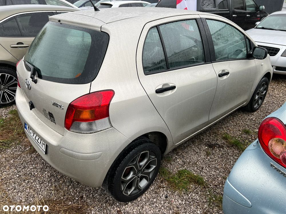 Toyota Yaris 1.0 Luna A/C - 3