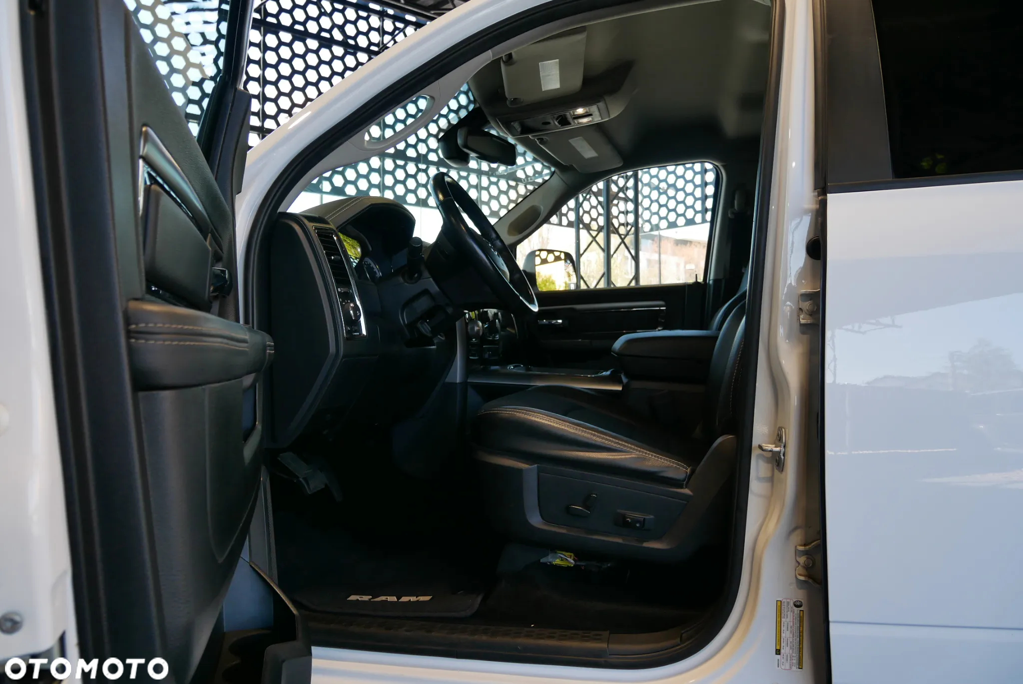 Dodge RAM 1500 5.7 4x4 - 13