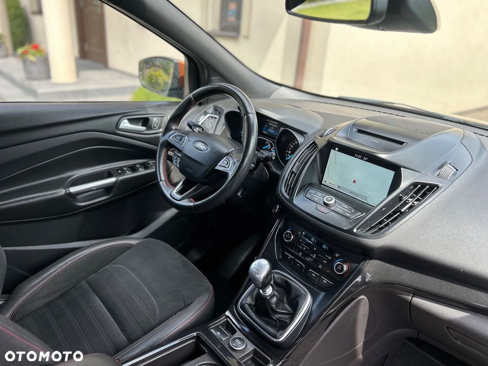 Ford Kuga 2.0 TDCi 4x4 ST-Line - 31