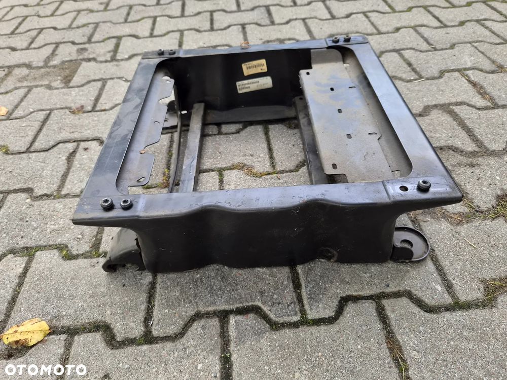 PODSTAWA FOTELA PRIMASTAR TRAFIC VIVARO 01-14 - 2