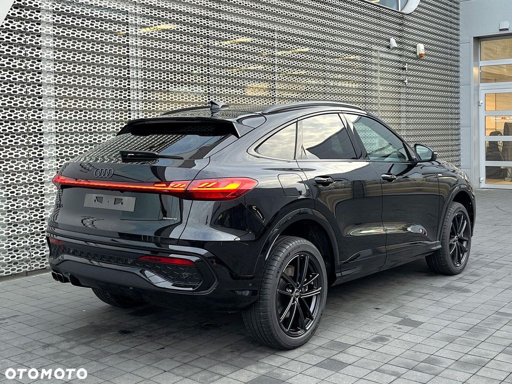 Audi Q5 Sportback - 12