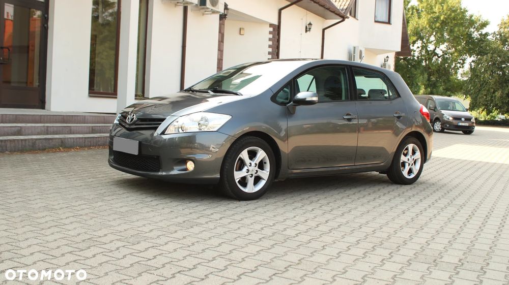 Toyota Auris 1.6 Executive - 1