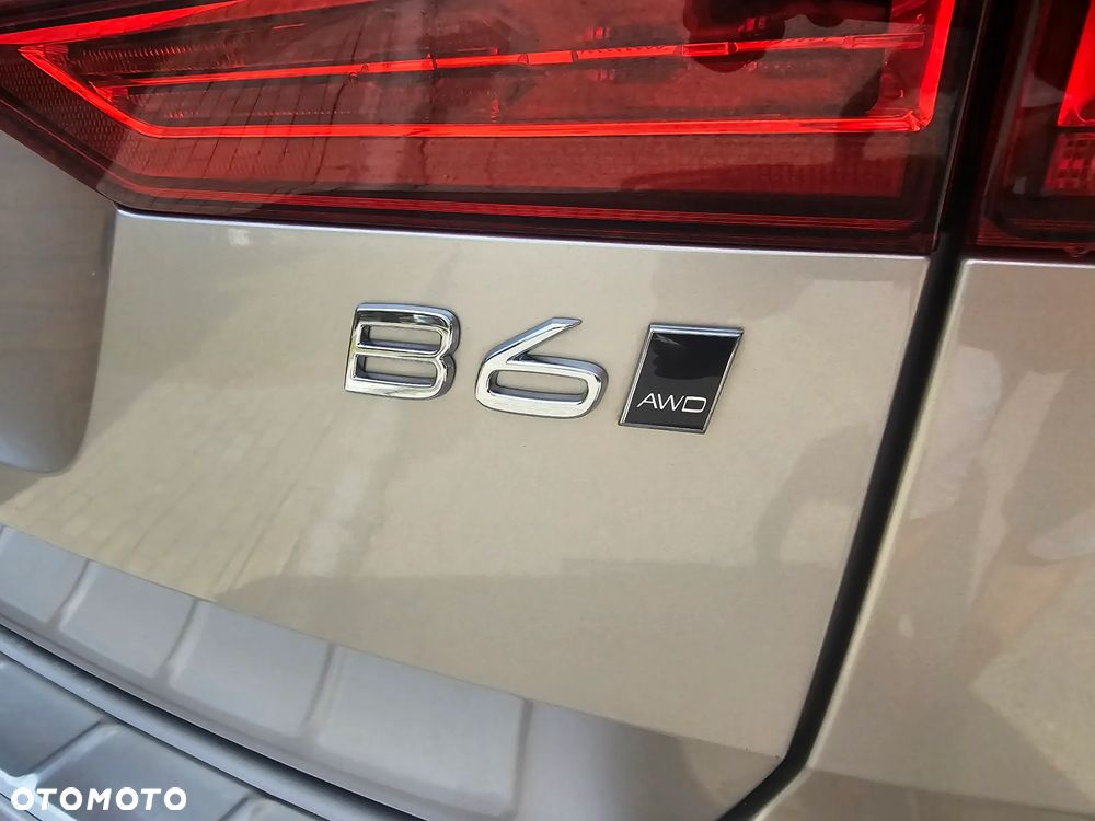 Volvo XC 60 B6 B AWD Geartronic RDesign - 1