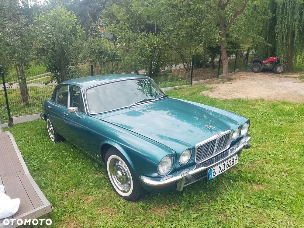 Jaguar XJ - 11