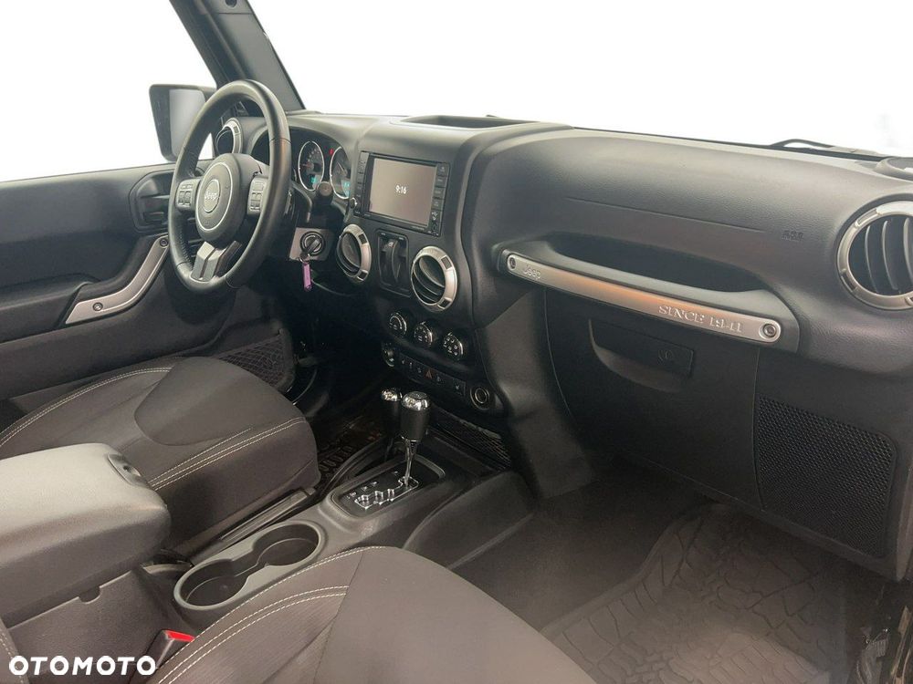 Jeep Wrangler - 13