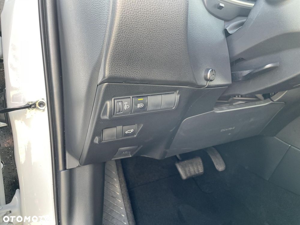 Toyota Corolla Cross - 16