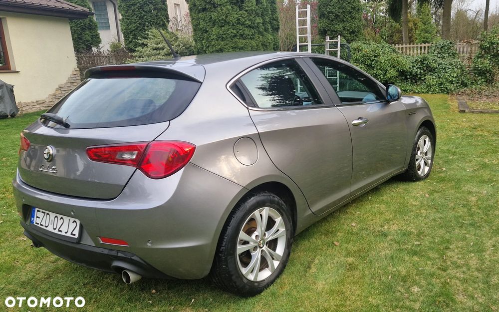 Alfa Romeo Giulietta 2.0 JTDM Distinctive - 25