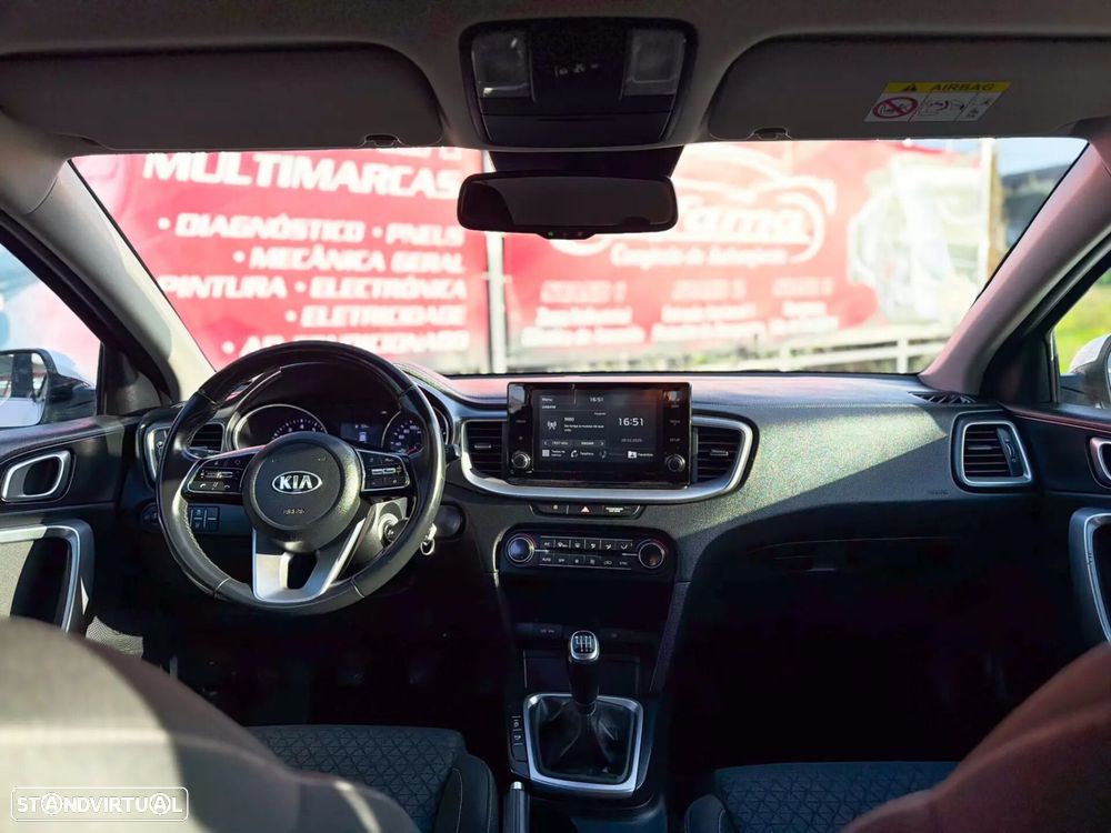 Kia Ceed 1.0 T-GDI Urban - 12