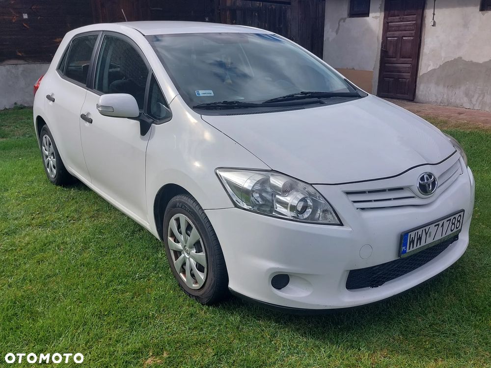 Toyota Auris - 1