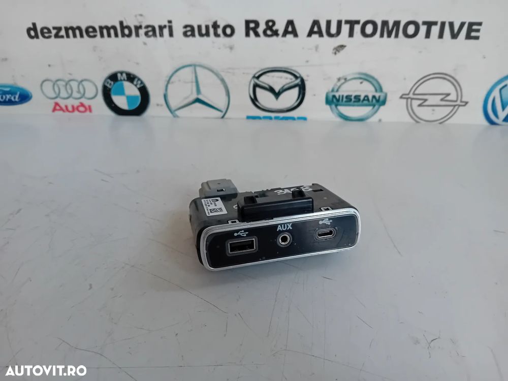 Modul USB Auxiliar Alfa Romeo Stelvio An 2017-2022 Cod 01561523850 - 2