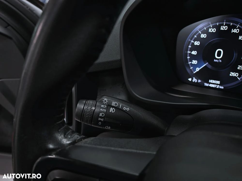 Volvo XC 40 T2 AT8 Momentum - 22