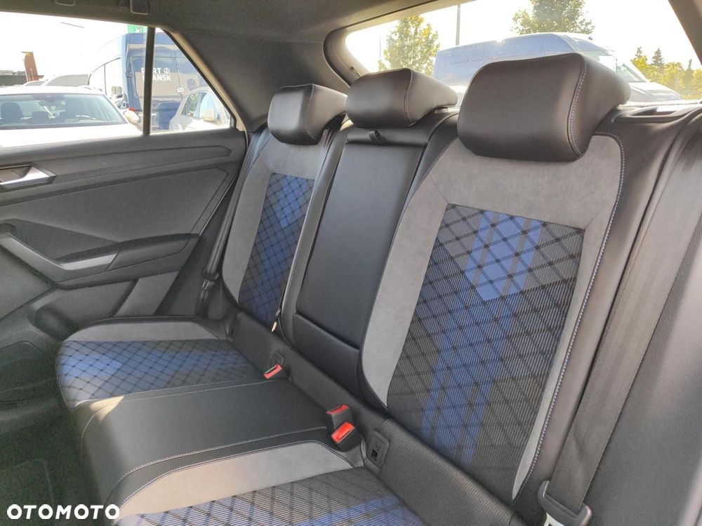 Volkswagen T-Roc - 19