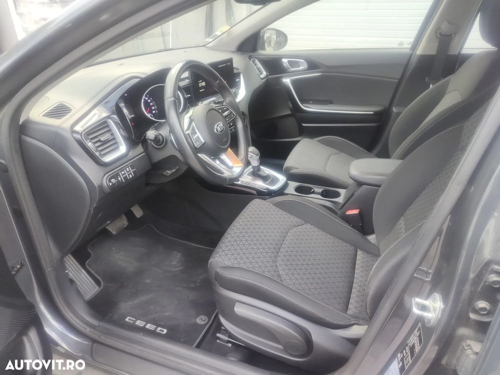 Kia Ceed - 9