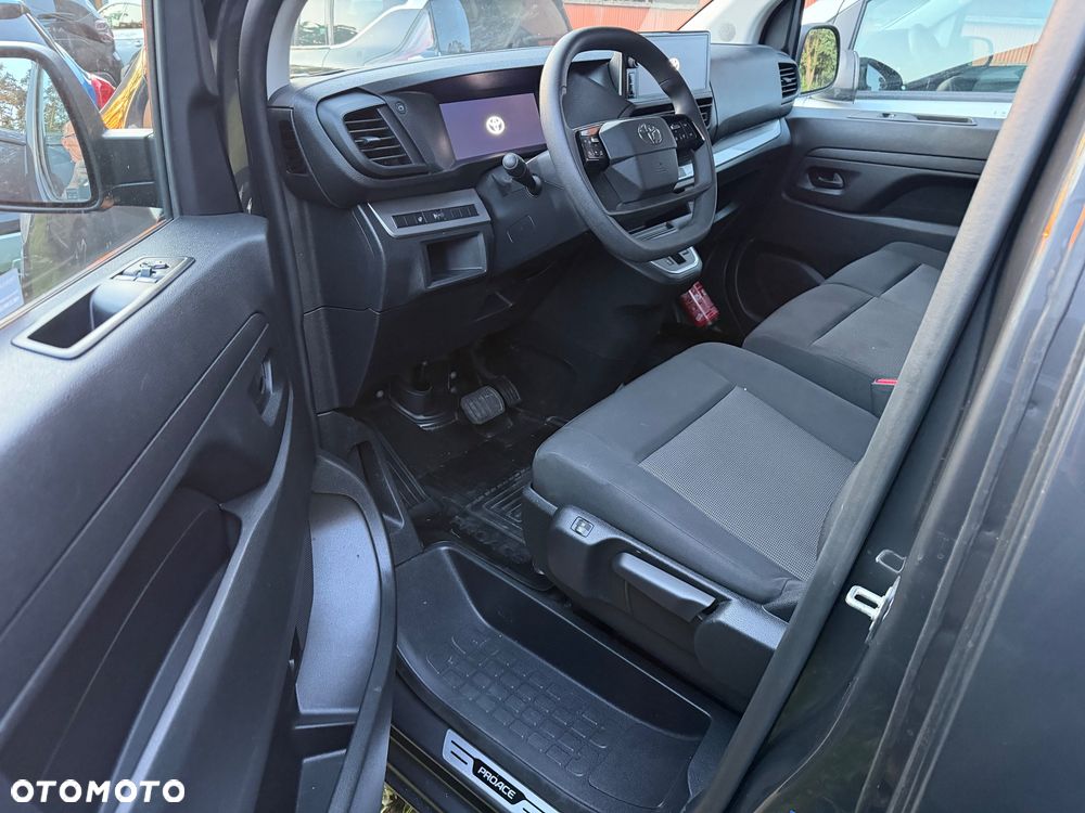 Toyota PRO ACE - 11